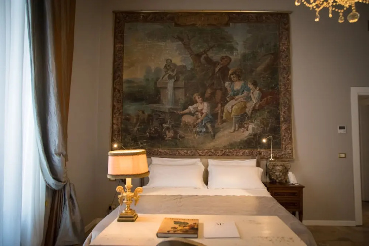 Arnaboldi Palace - Circolo