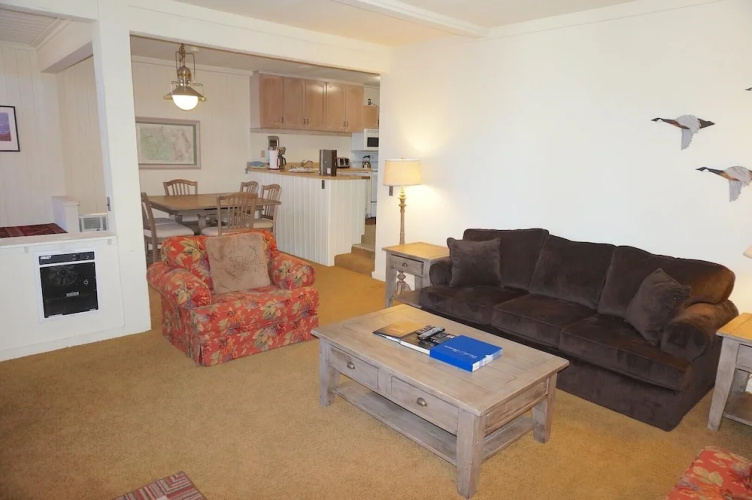 563 2 Bedroom Condo