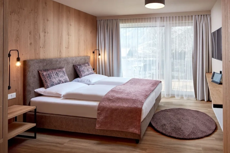 Deluxe Double room with balcony and with mountain view