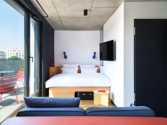 Apartment with balcony