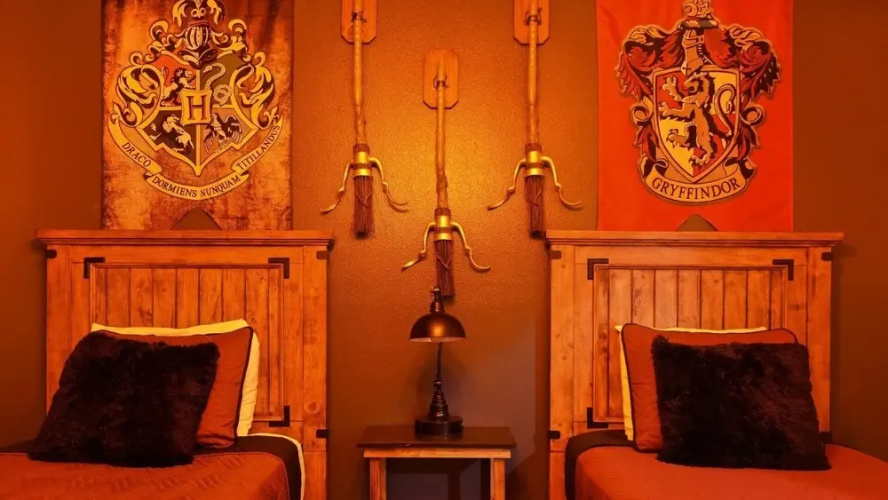 Themed Rooms & Pool in Quiet Neighborhood