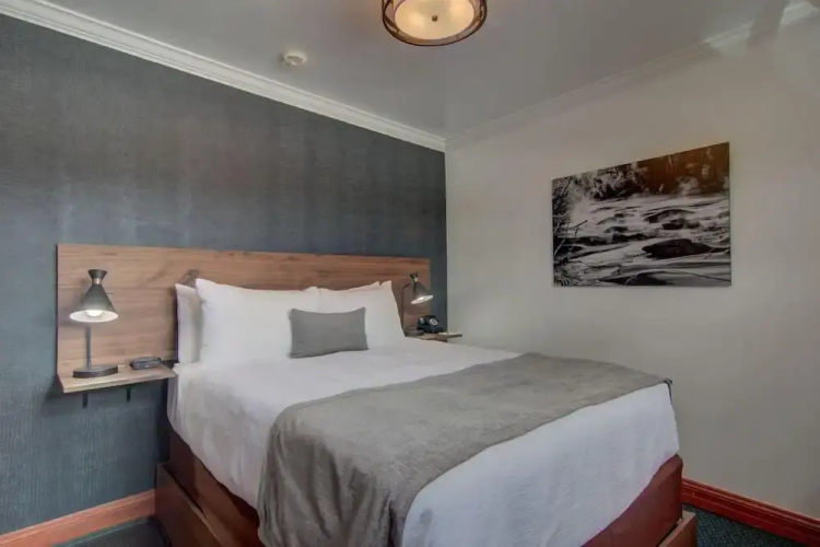 Hotel Bristol