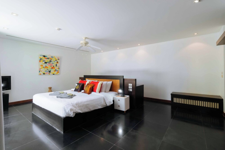 Seaview Own Pool Full-Time Maid V302