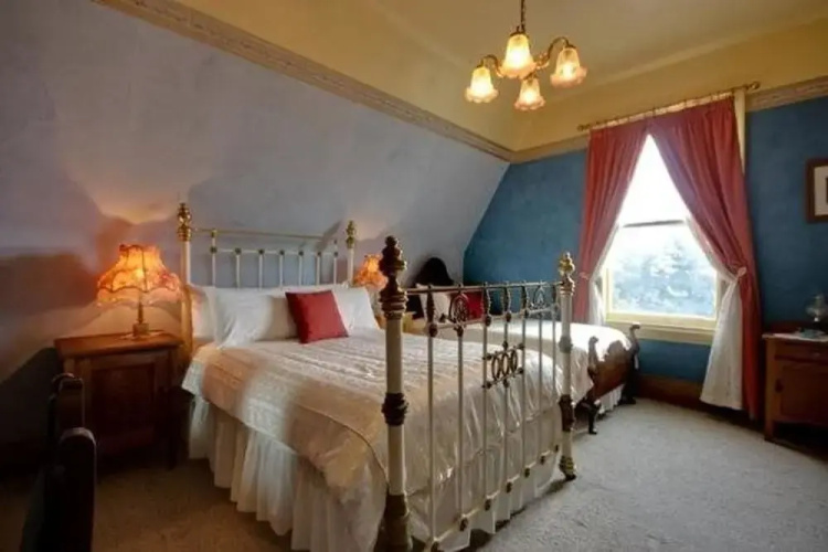 Westella Colonial B&B