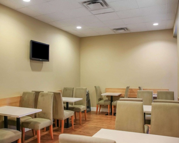 Econo Lodge photo 18