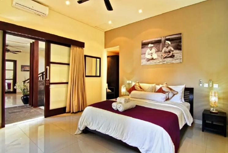 3 Bedrooms Villa with balcony