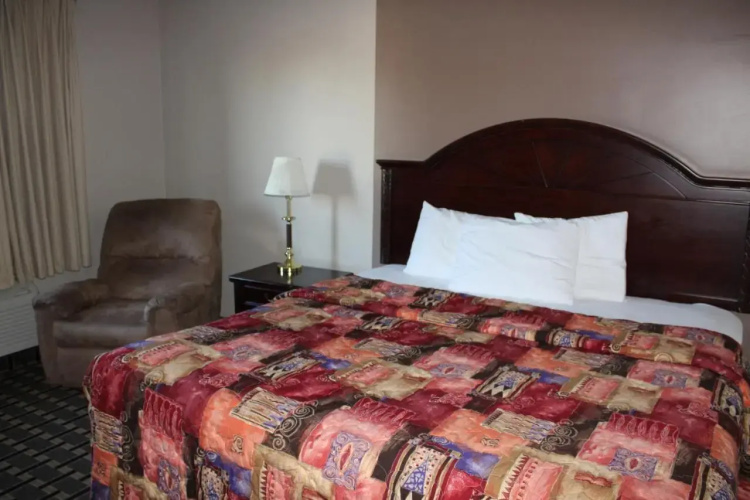 Select Inn Maple Grove