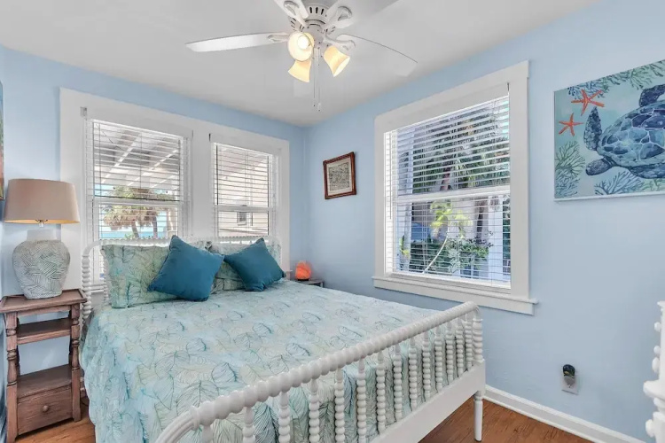 John's Pass-time Beach Cottage #2