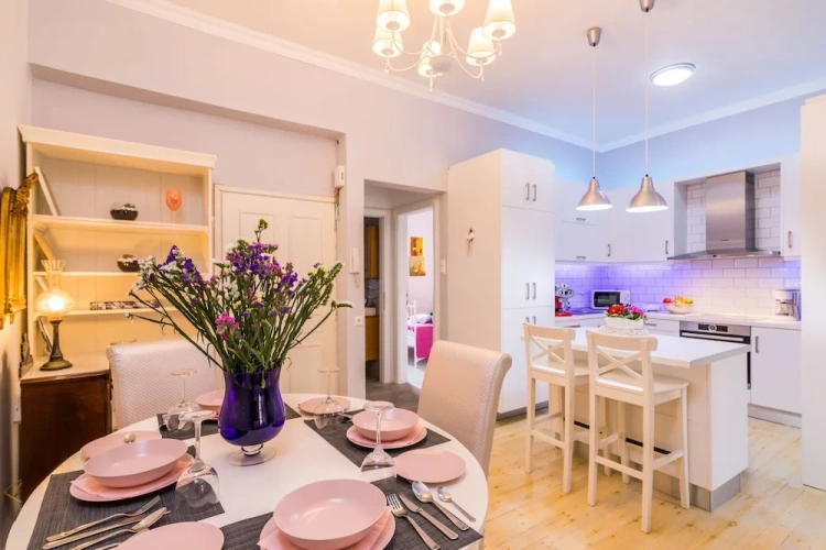 2 Bedrooms Apartment