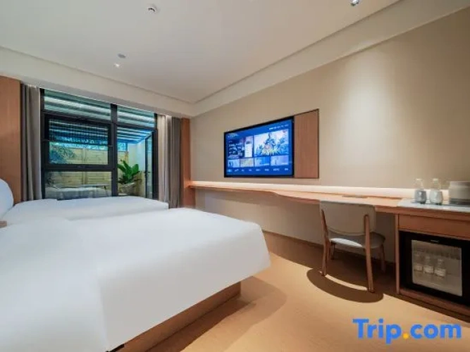 Standard Twin room with balcony