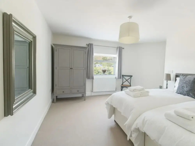 Cove Lodge