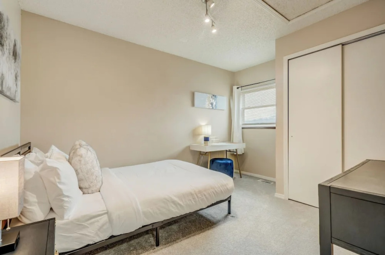 Mid-ViewHouse Inn