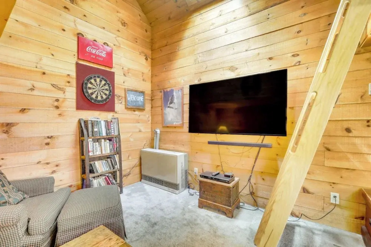 Warren Vacation Rental ~ 3 Mi to Sugarbush Resort!