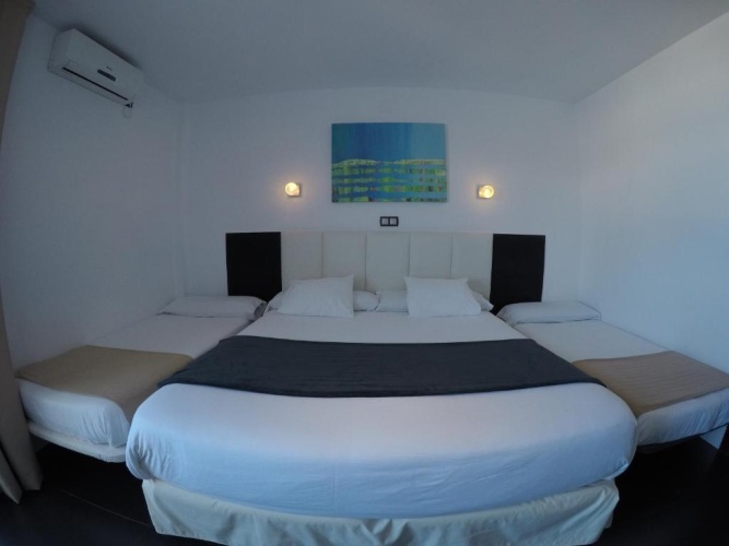 Quadruple room with sea view