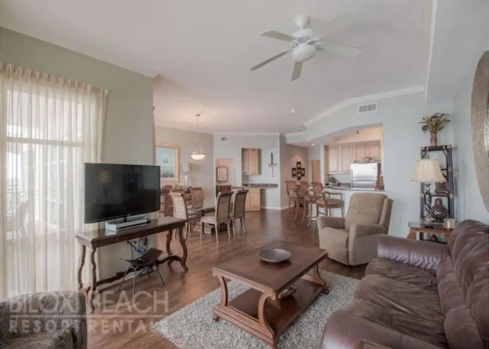 3 Bedrooms Apartment