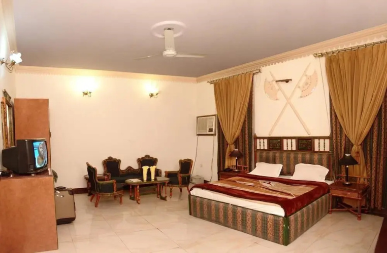 Hotel Ivory Palace