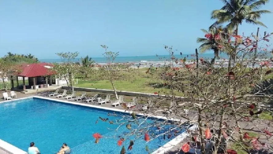 Pacha Beach Hotel
