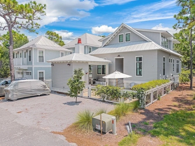 5 Bedrooms Cottage