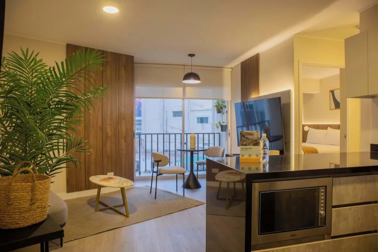 w Exceptional 1BR w Balcony in San Isidro