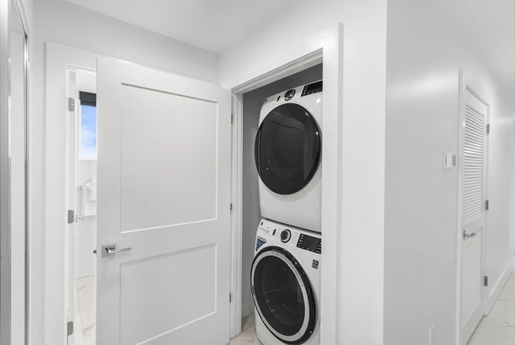 2 Bedrooms Classic Suite with balcony and with ocean view