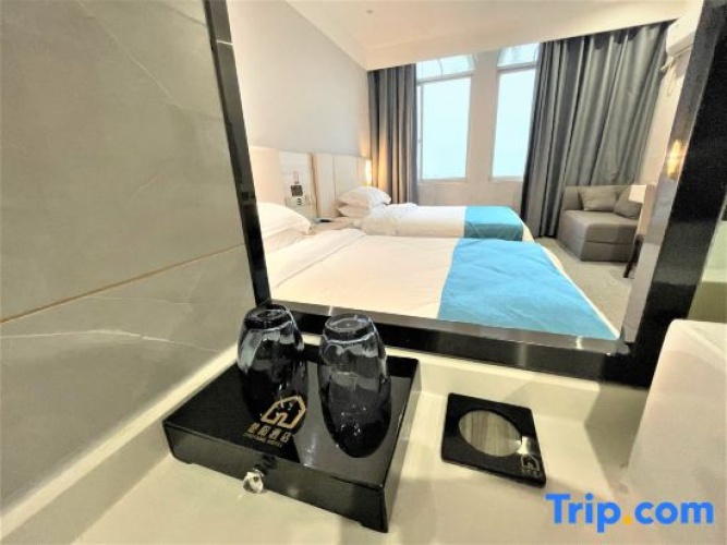 Standard Twin room with sea view