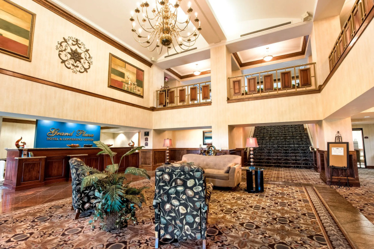 Grand Plaza Hotel Branson