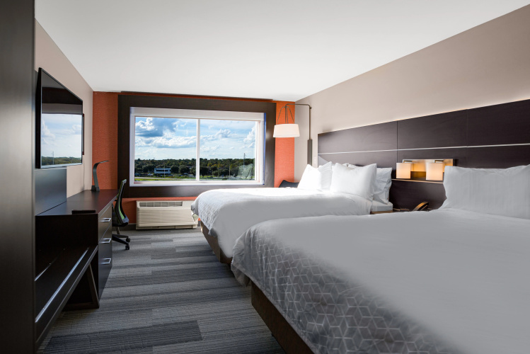 Holiday Inn Express & Suites Sanford photo 7