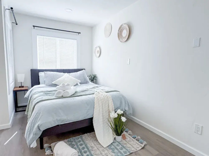 Walk to Google 3BR Home Yard & Kitchen