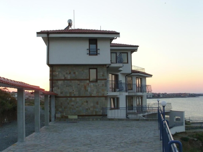 1 Bedroom Apartment with sea view