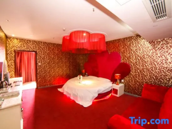 Yading Hotel (Yicheng Xiangsha Avenue)