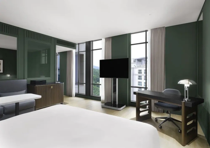 Premier Deluxe Double room