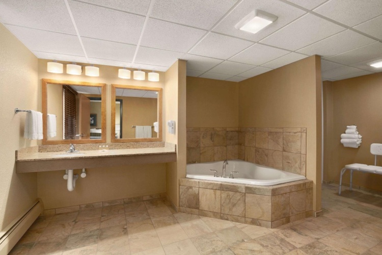 Quadruple Suite