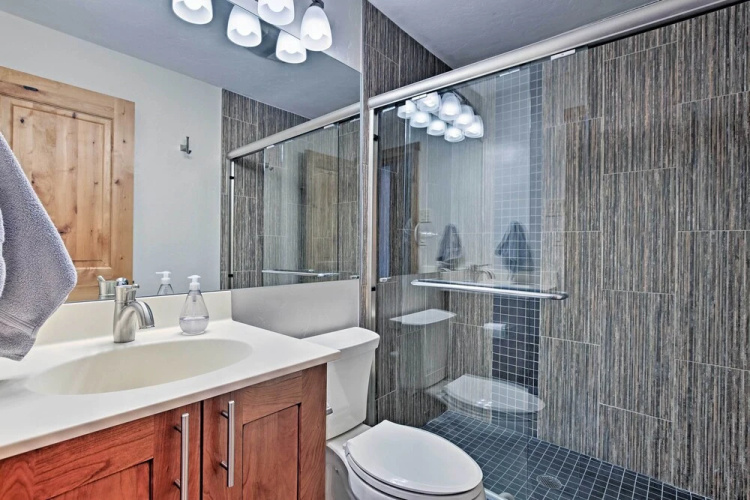 Mtn-view Condo w/ Hot Tub Access in Dillon!