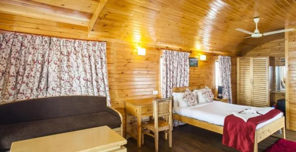 Aryans Hotel