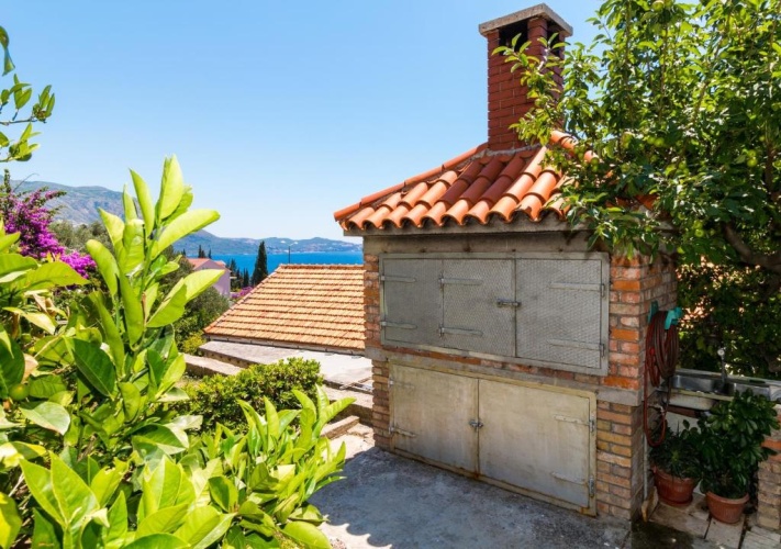 1 Bedroom Apartment with balcony and with view