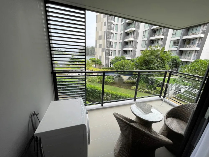 Modern apartment at Cassia by Lofty