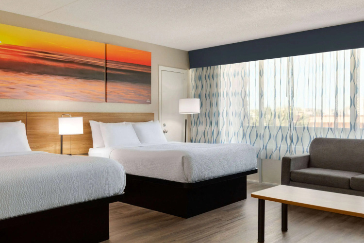Days Inn by Wyndham Myrtle Beach-Beach Front