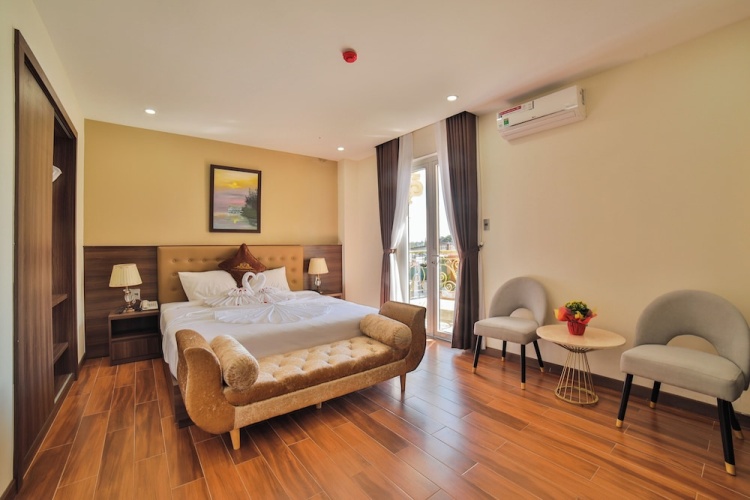 Premier Double room with balcony and with city view
