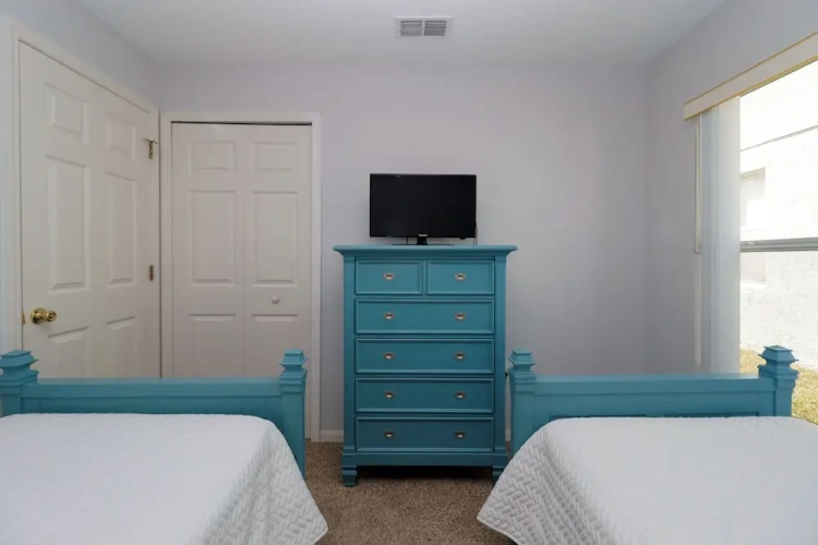 4 Bedrooms Family Cottage