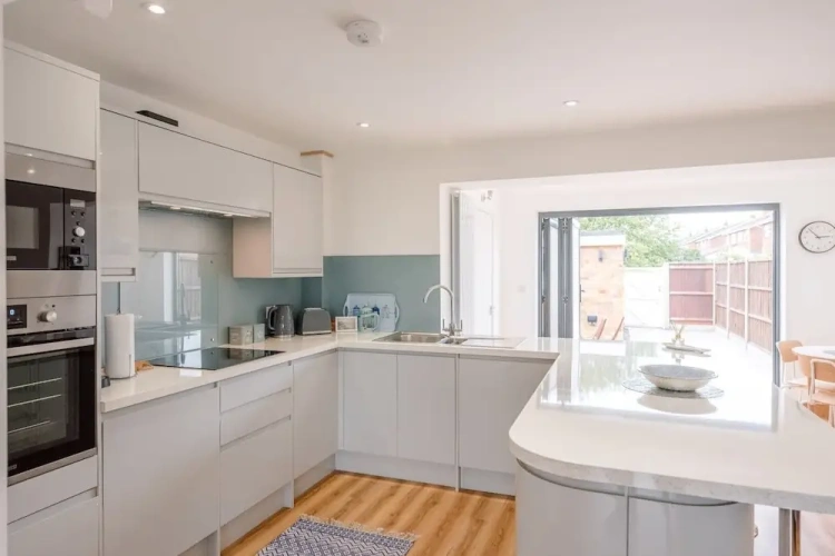 3 Bedrooms Cottage