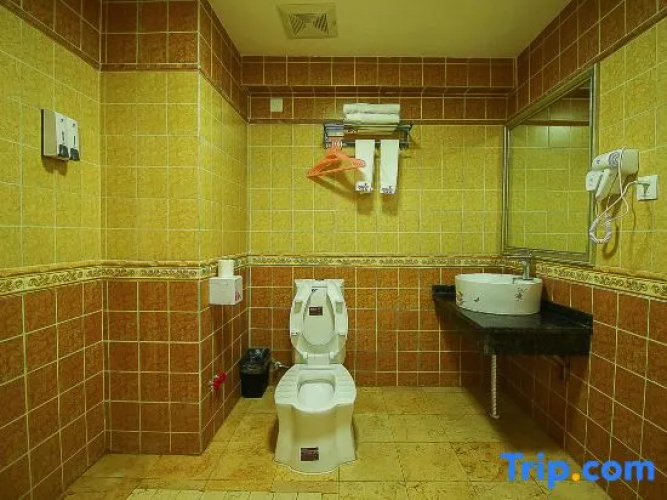 Qionghai Jiaji Red Rose Theme Hotel