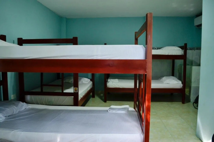 Azalea Hostal