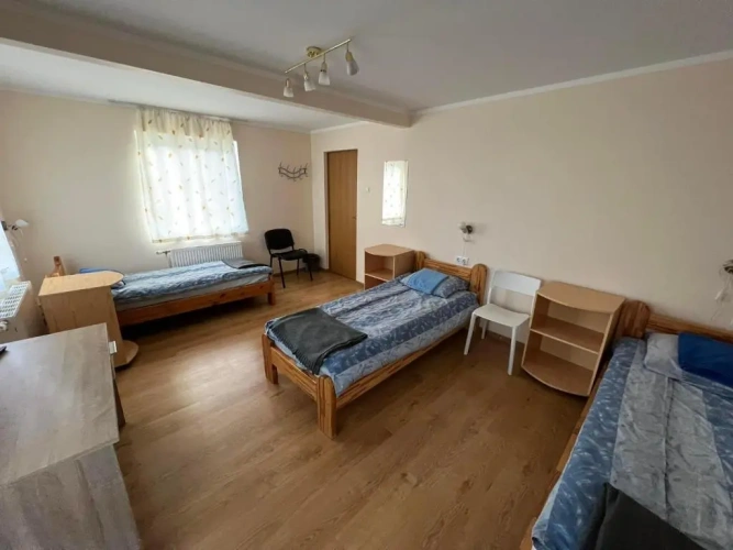 4 Bedrooms Cottage