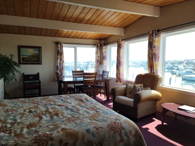 Double Suite with harbour view