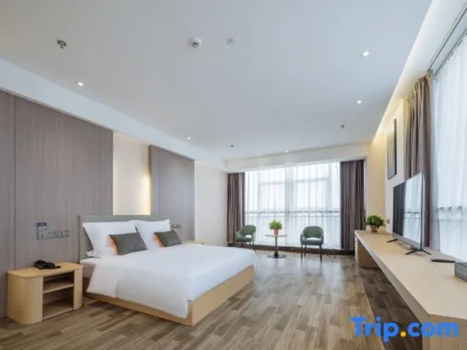 Standard Double room with city view