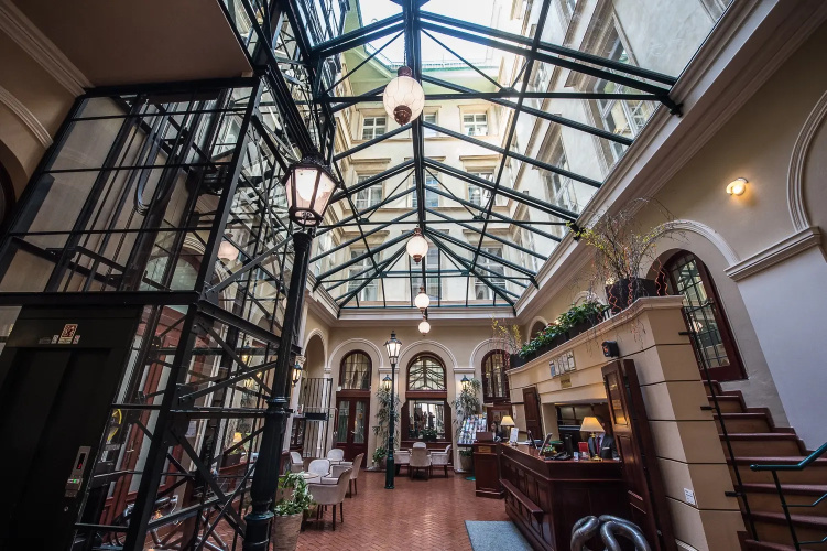 Rott Hotel