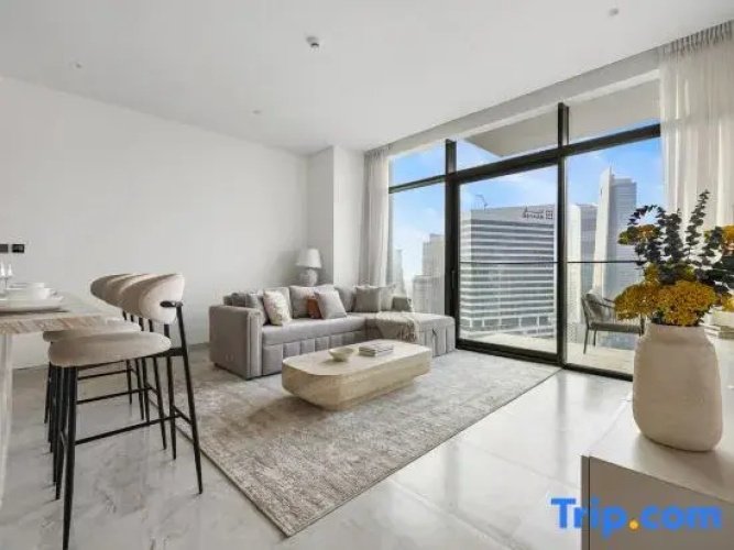 Modern 1BR Apartment with Burj Khalifa View