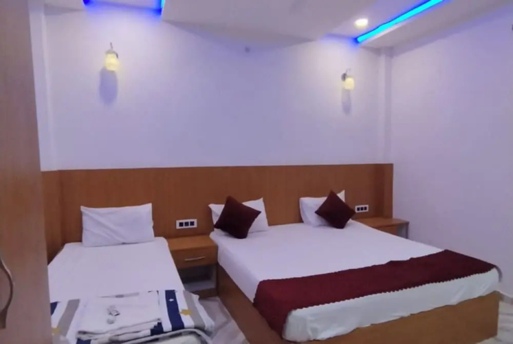 Goroomgo Nirmala Palace Ayodhya