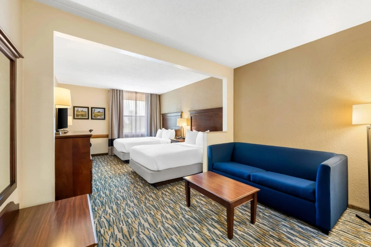 Quadruple Suite
