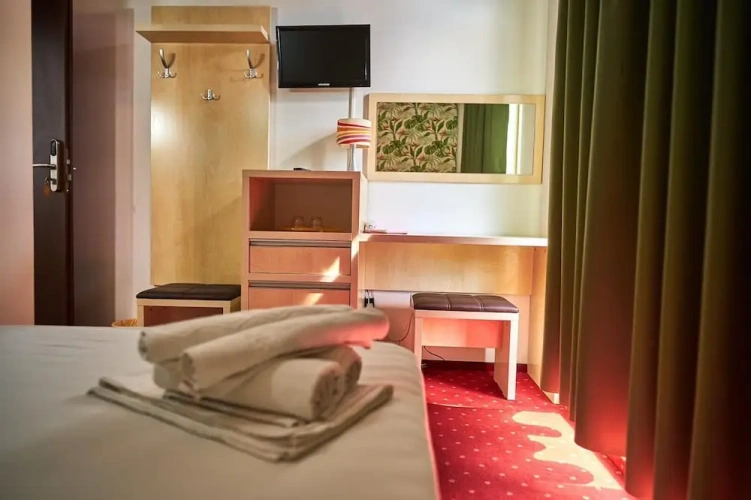 Economy room